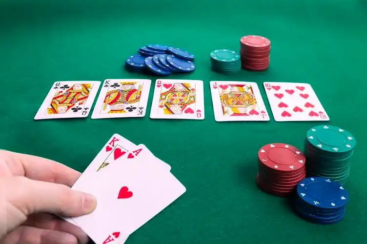 hakim4d login cash-out interface on a live blackjack table showing cash-out amount and timing